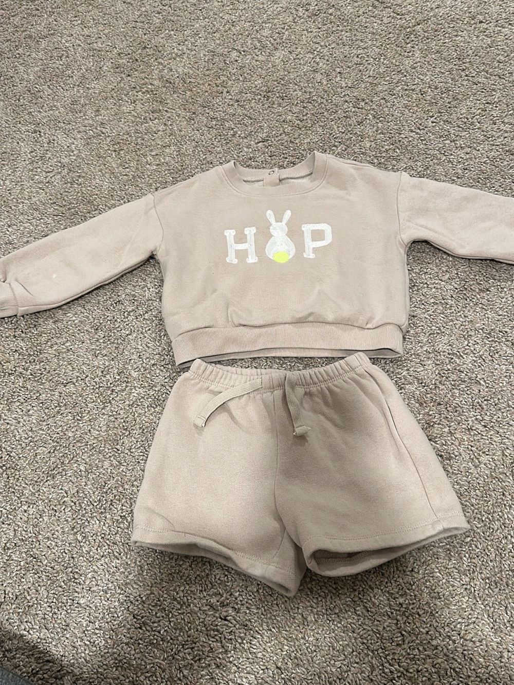 Gap baby Beige 'HOP' Sweatshirt 18-24 mth and Shorts 12-18mth